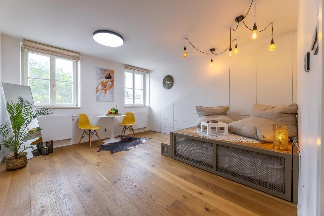Luxurious, Charming Studio Perfect For Couples Praga Zewnętrze zdjęcie