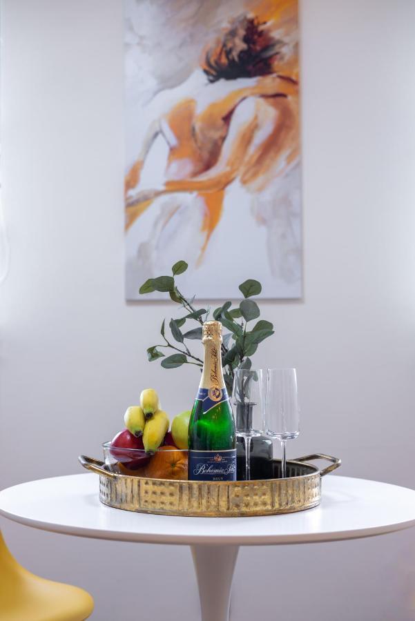 Luxurious, Charming Studio Perfect For Couples Praga Zewnętrze zdjęcie